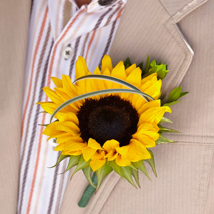 Free Spirit Boutonniere –  Seminole Florist, Seminole FL